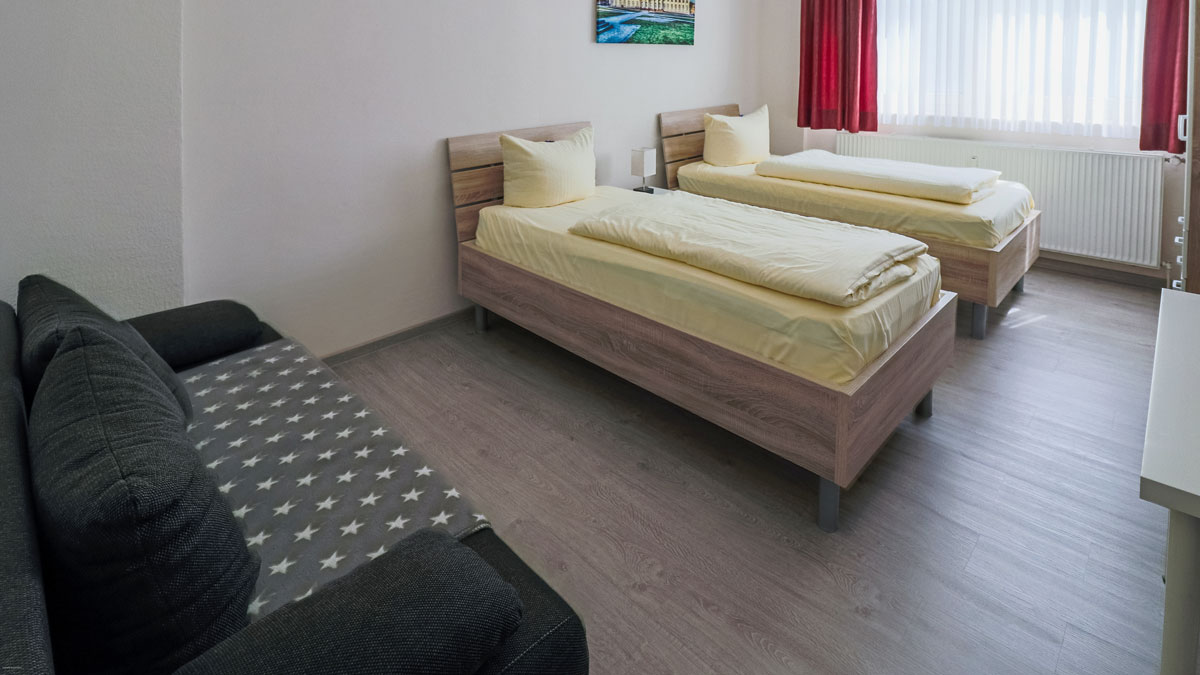 twin beds, couch